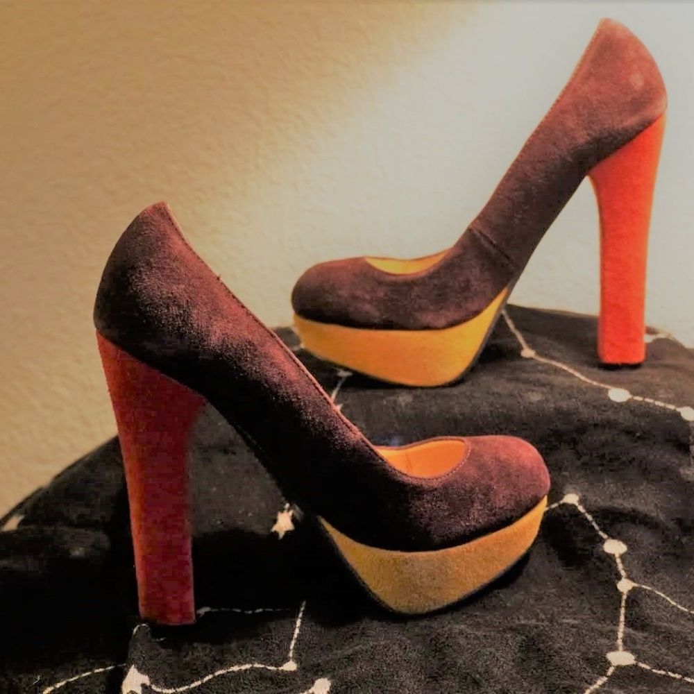 Luichiny Suede Pump Heels Size 5.5